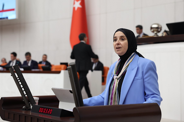 DEVA Partili Esen, Mersin’deki görüntüleri Meclis gündemine taşıdı