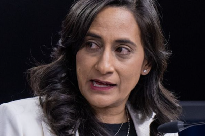 Anand’dan Nobel Edebiyat Ödülü sahibi Anne Carson’a tebrik