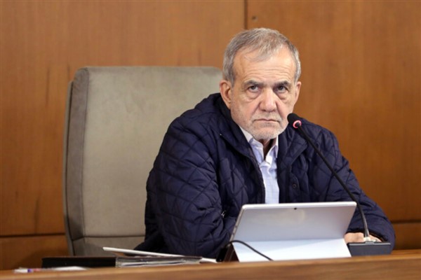 Pezeşkiyan: Kendimizi tasfiye etmezsek düşman bizi diz çöktüremez