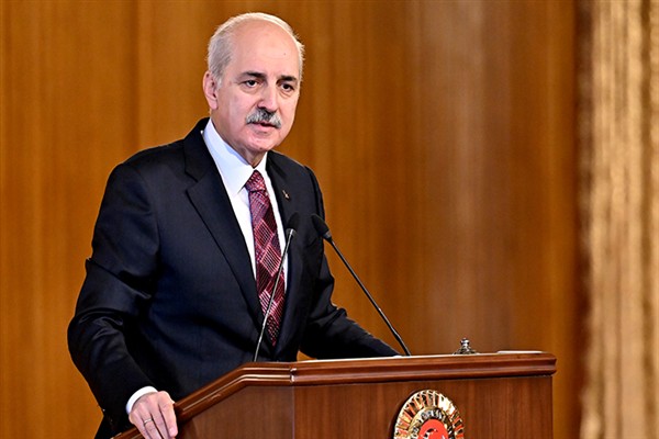 Kurtulmuş, Gaziantep Üniversitesini ziyaret etti