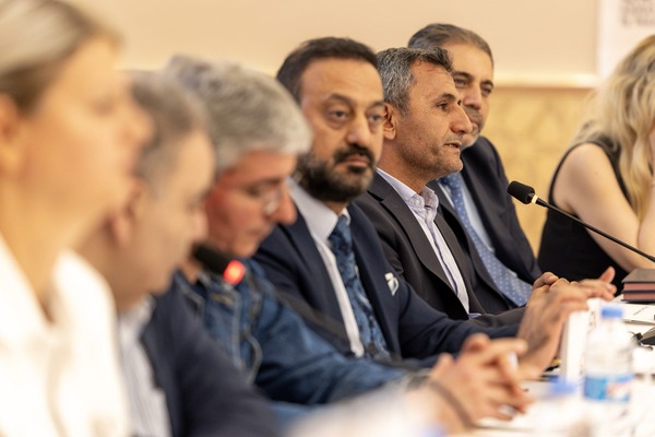 Ay: Bu buluşma halklar arasındaki ilişkilere katkı sunacak