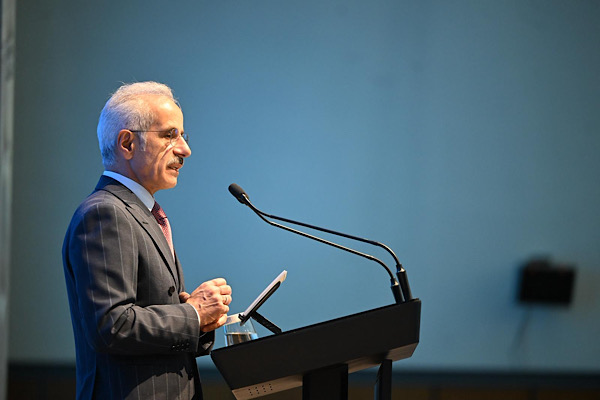 Uraloğlu: Osman Gazi platformu Karadeniz’deki görev yerine uğurlandı