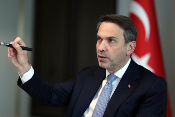 Bayraktar: Osman Gazi yüzer üretim platformu görev yerine uğurlandı