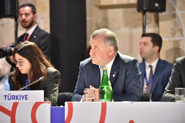 Bakan Bak, 17. Zeytinburnu Cumhuriyet Koşusu’na katıldı