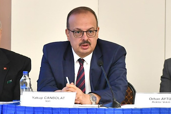 Vali Canbolat, muhtarlarla Anıtkabir'i ziyaret etti