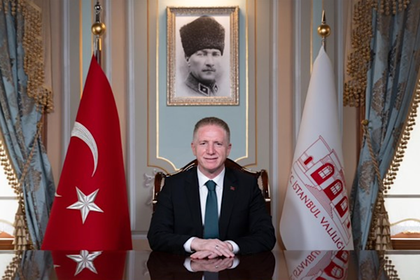 İstanbul Valisi Gül, Ayazağa’daki AFAD koordinasyon tırını ziyaret etti